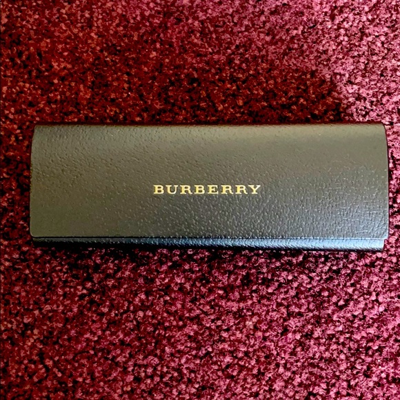 Burberry Other - 🏇🏼 Burberry Glasses Case 🏇🏼